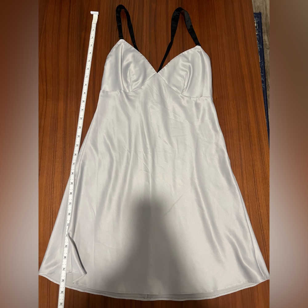 Victoria’s Secret grey/silver Size small slip in EUC.